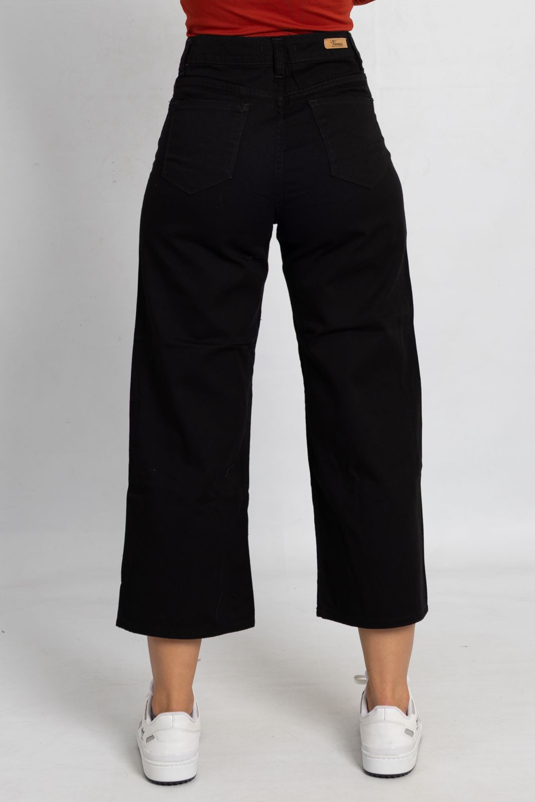 Art. 183 | Wide Leg negro corto culotte