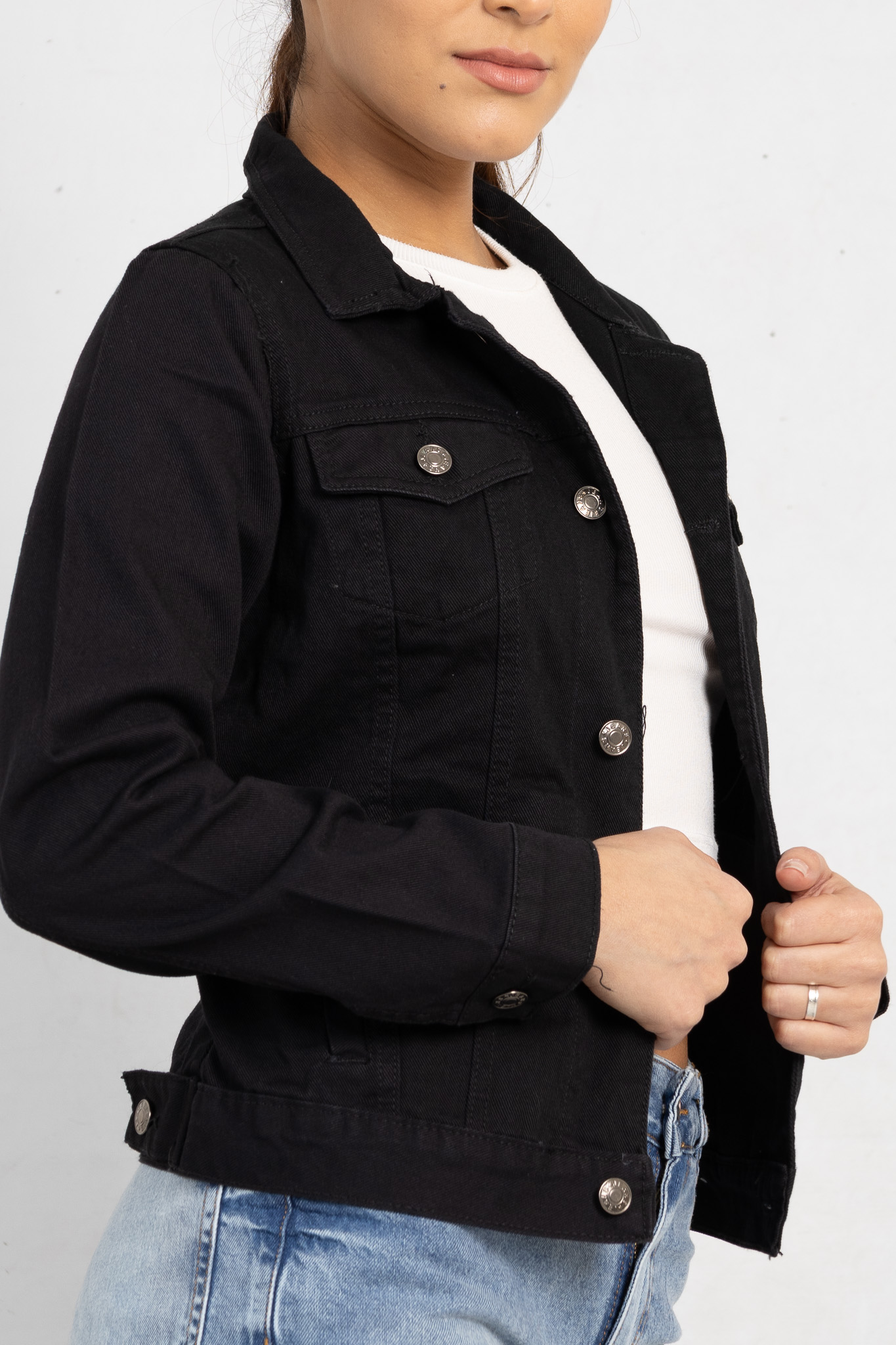 C-07 | Campera Negra Clásica