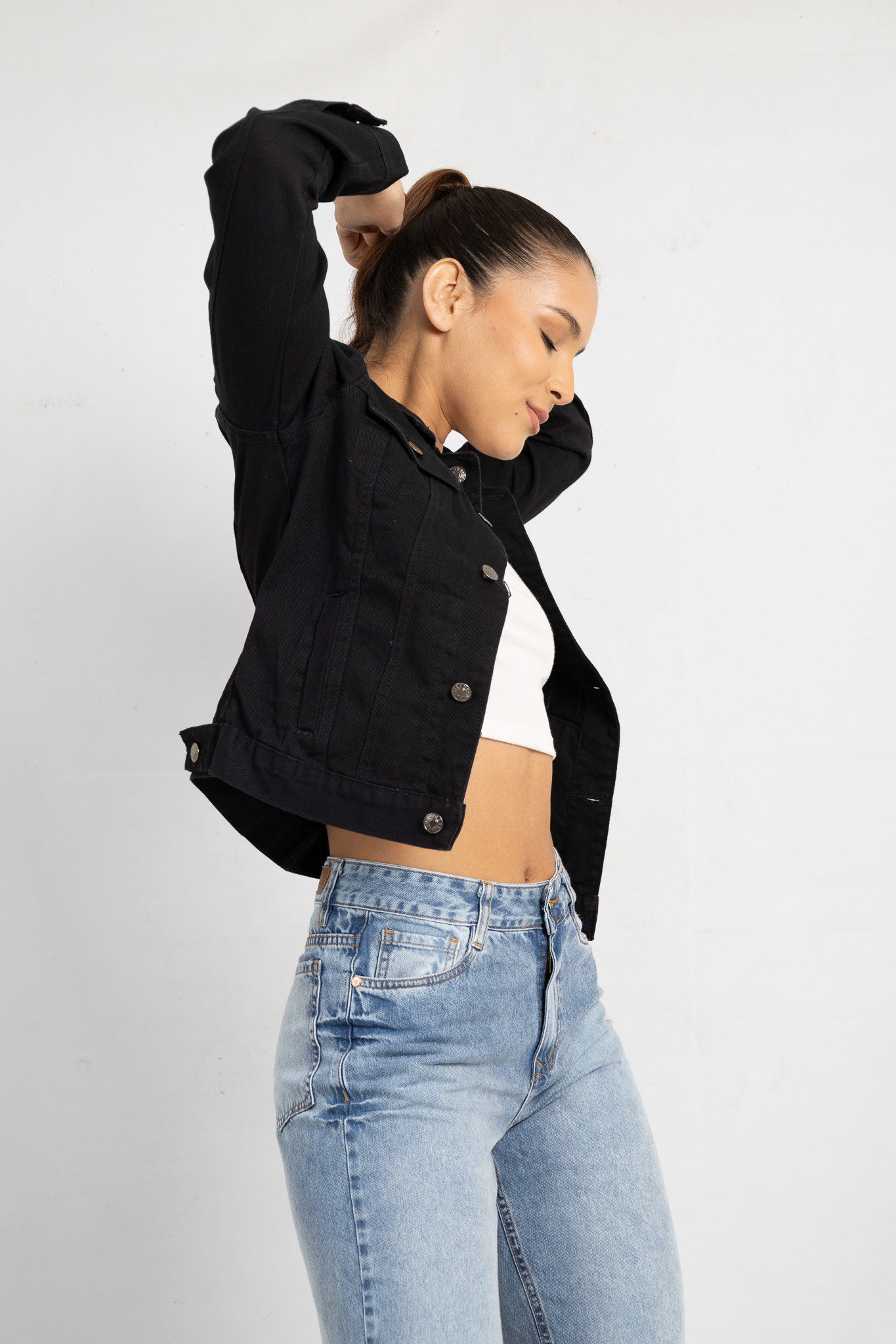 C-07 | Campera Negra Clásica