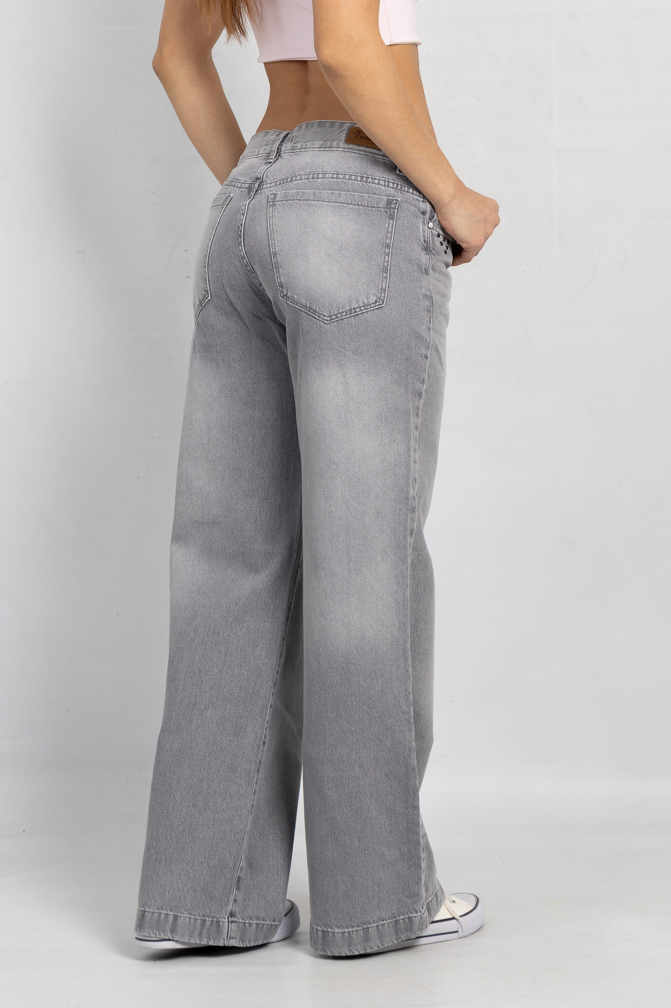 Art. 818 | Wide leg Gris Claro con tachitas TB