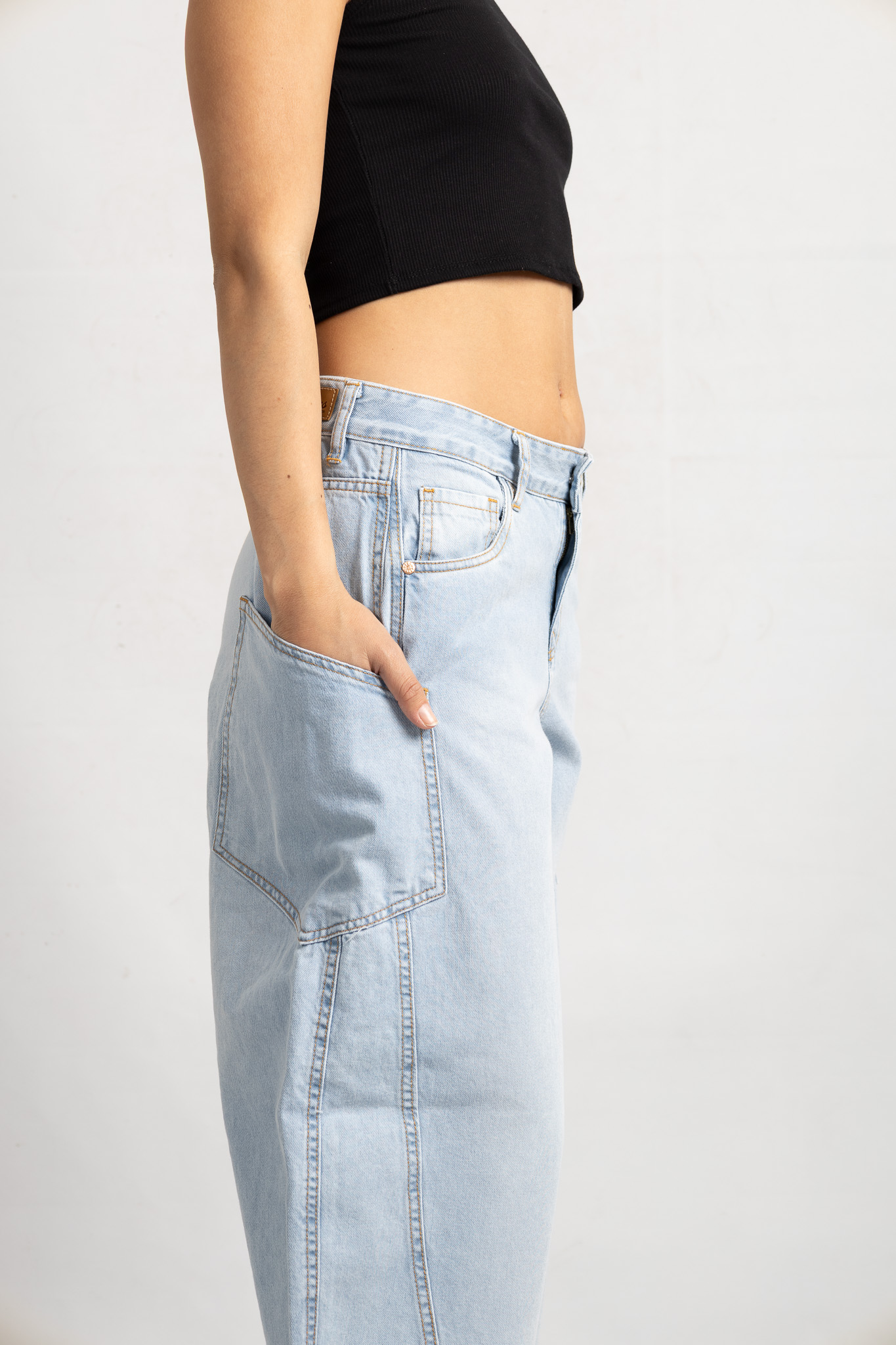 Art. 832 | Barrel Nevado Claro Bolsillo Lateral Oversized TM