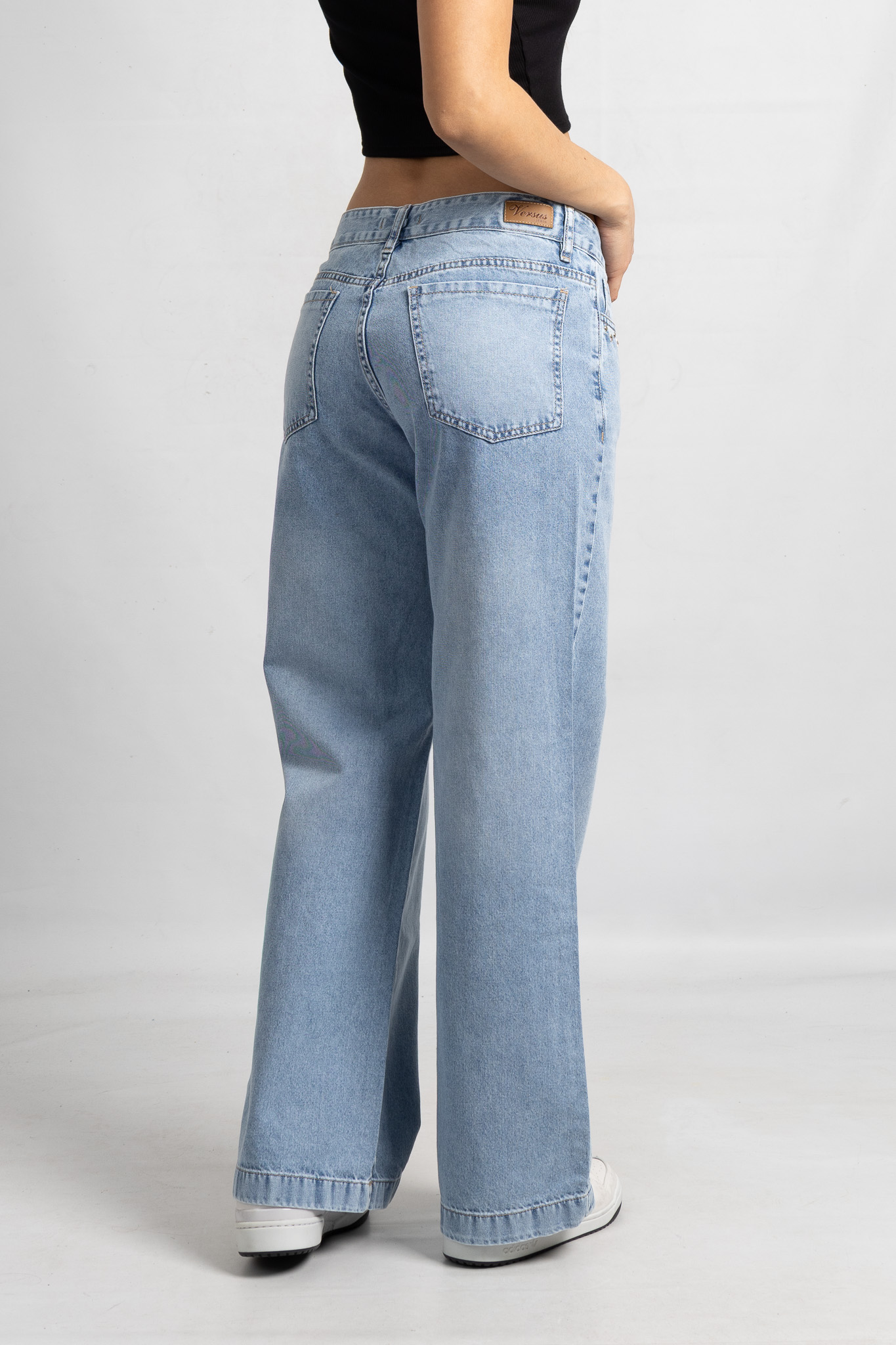 Art. 829 | Wide Leg nevado con tachitas TB
