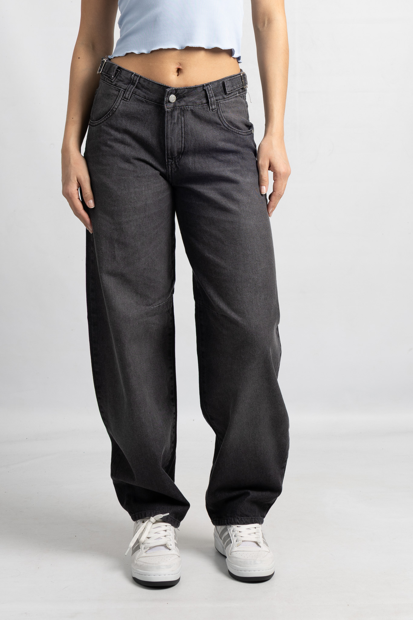 Art. 836 | Baggy Gris con hebilla TM