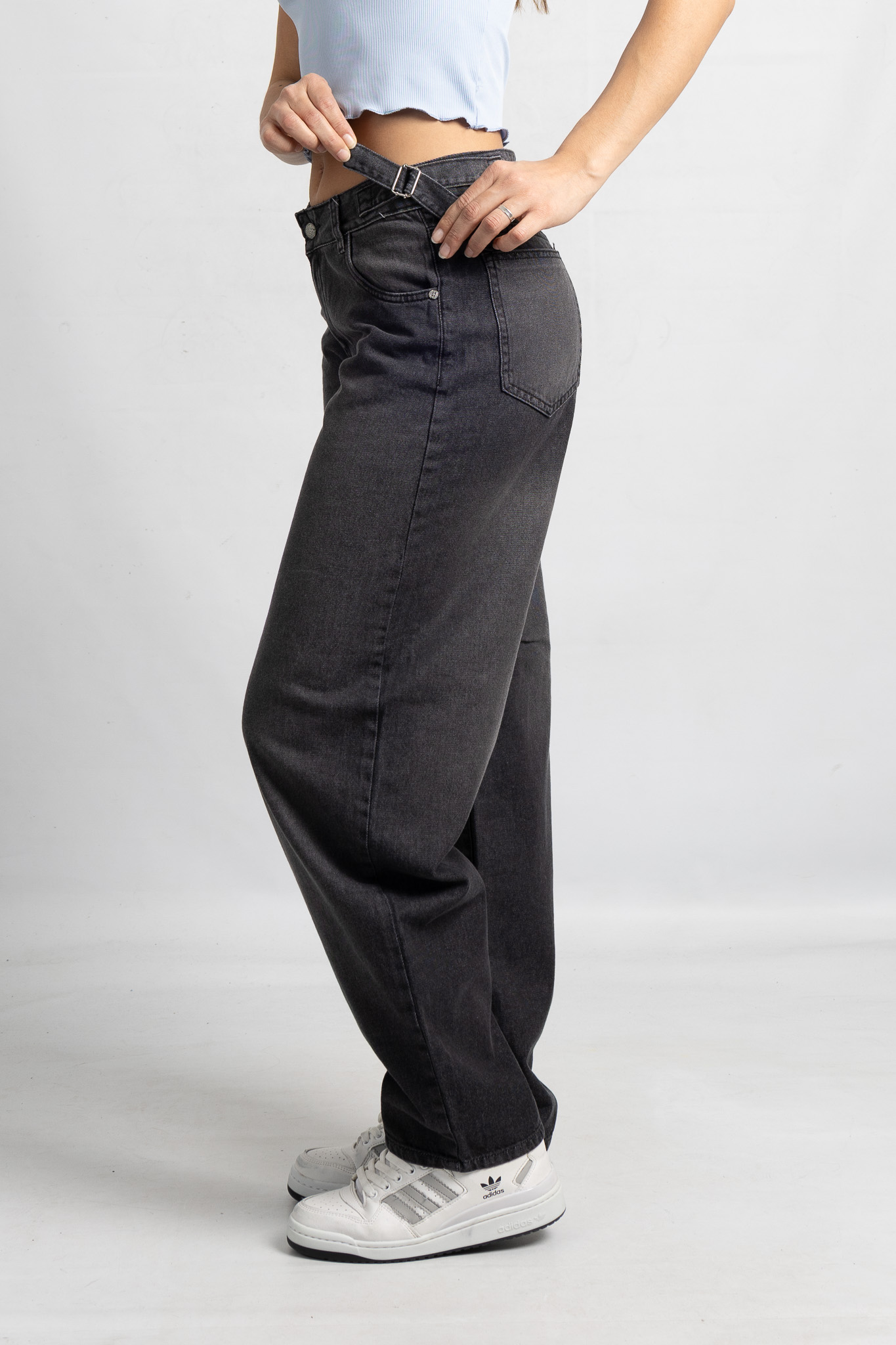 Art. 836 | Baggy Gris con hebilla TM
