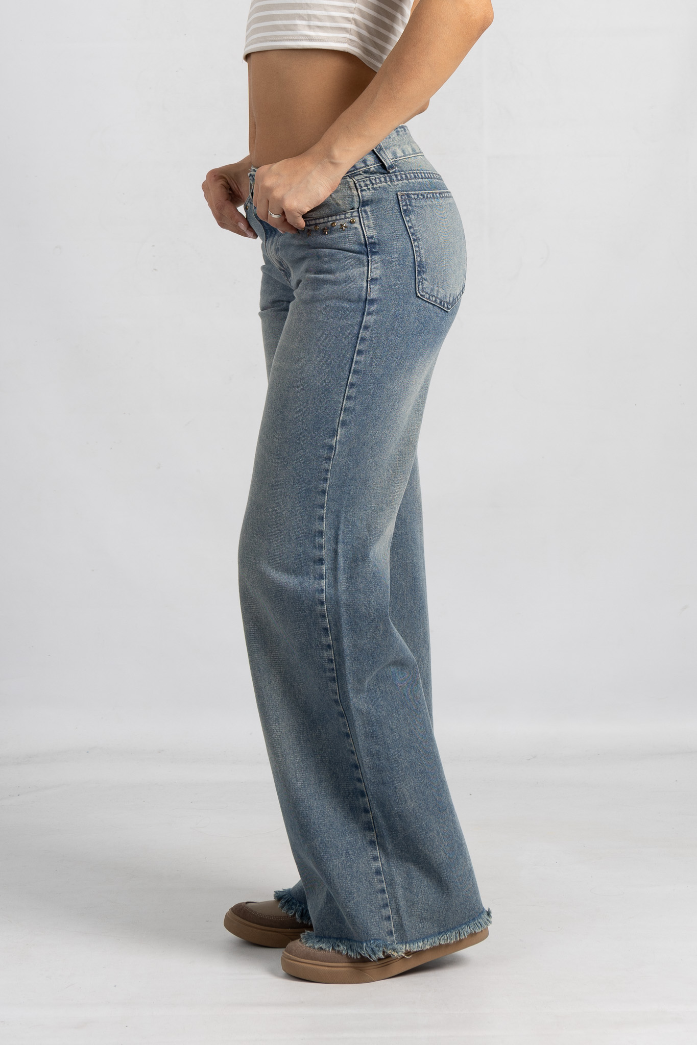 Art. 853 | Wide leg Oxido Desflecado con tachitas TM