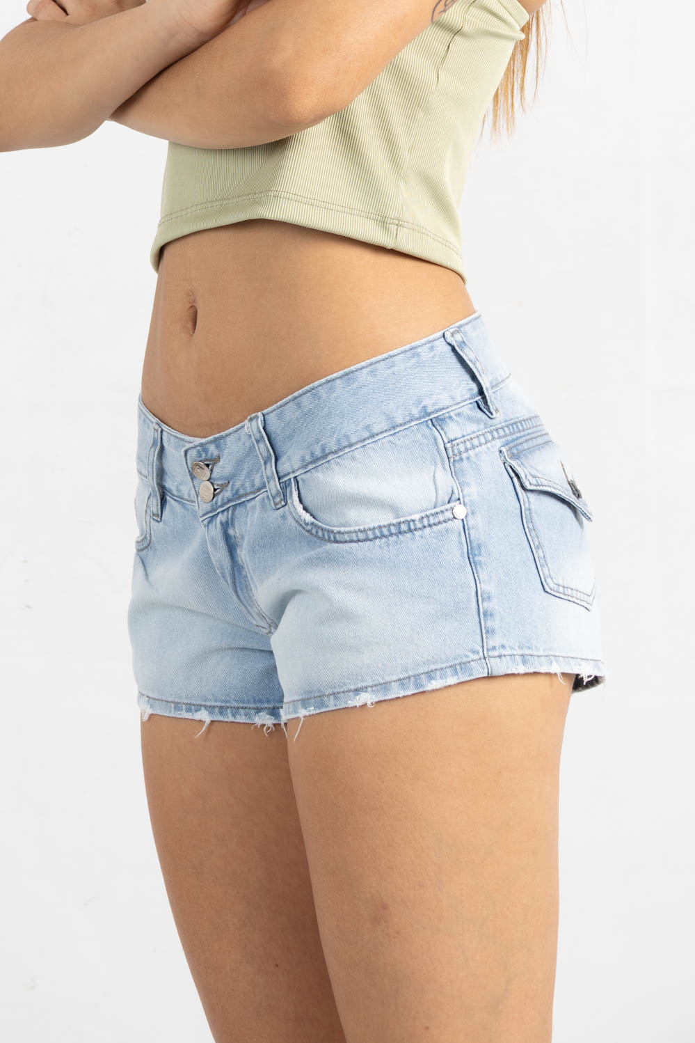 SH-161 | Short Celeste Nevado Doble Boton con tapa ETB