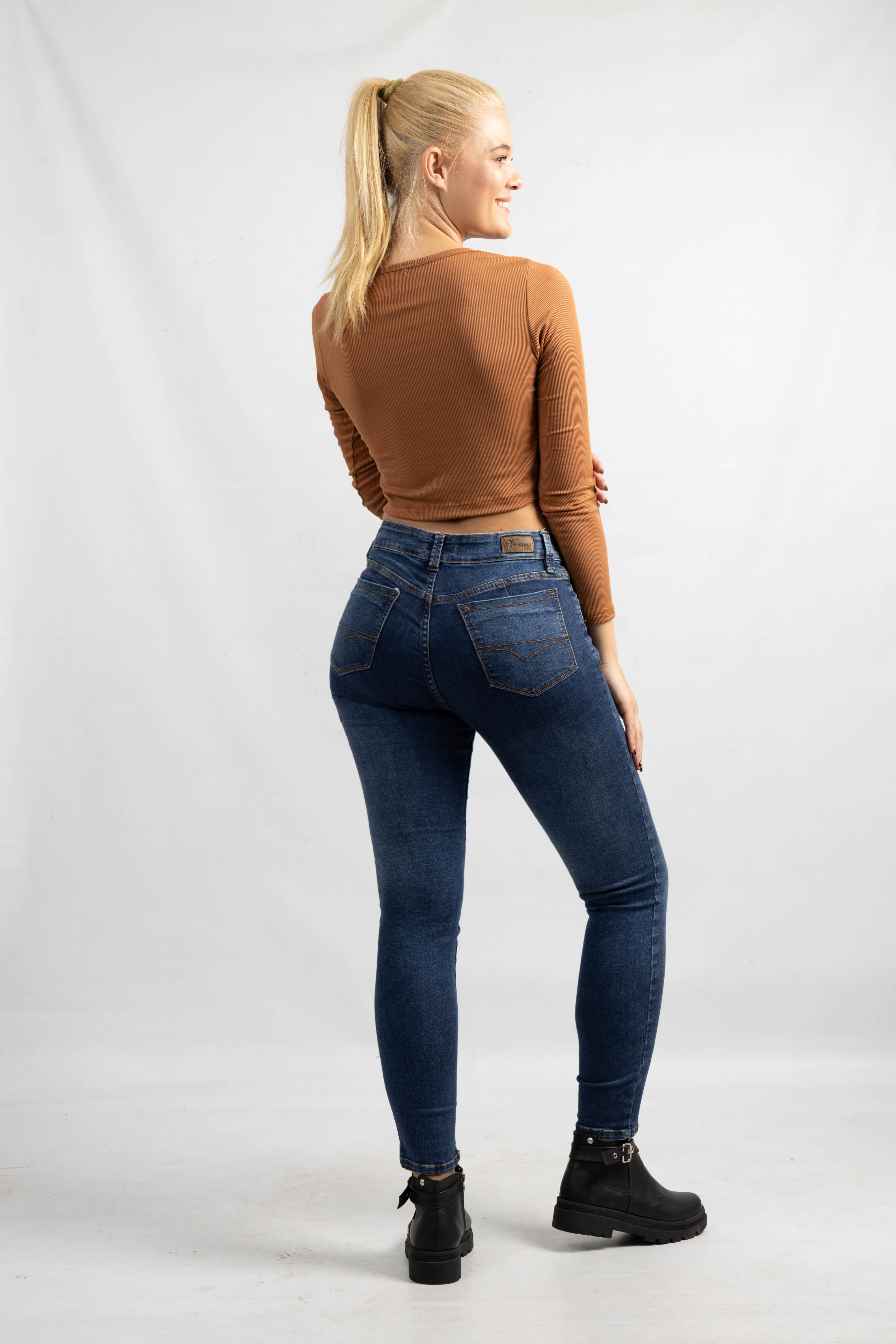 Art. 902 | Chupin Nevado Oscuro detalle bolsillo HN