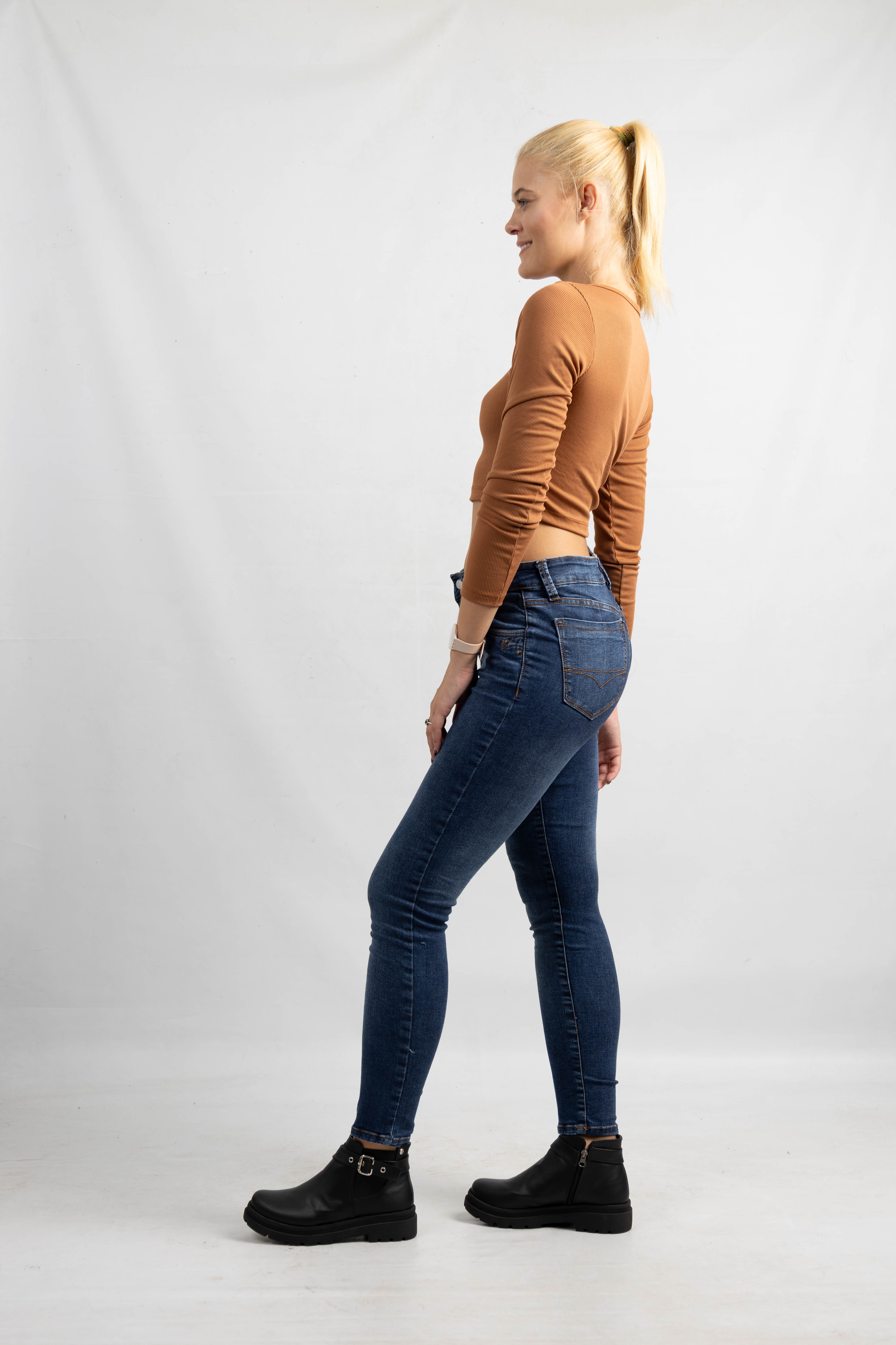 Art. 902 | Chupin Nevado Oscuro detalle bolsillo HN