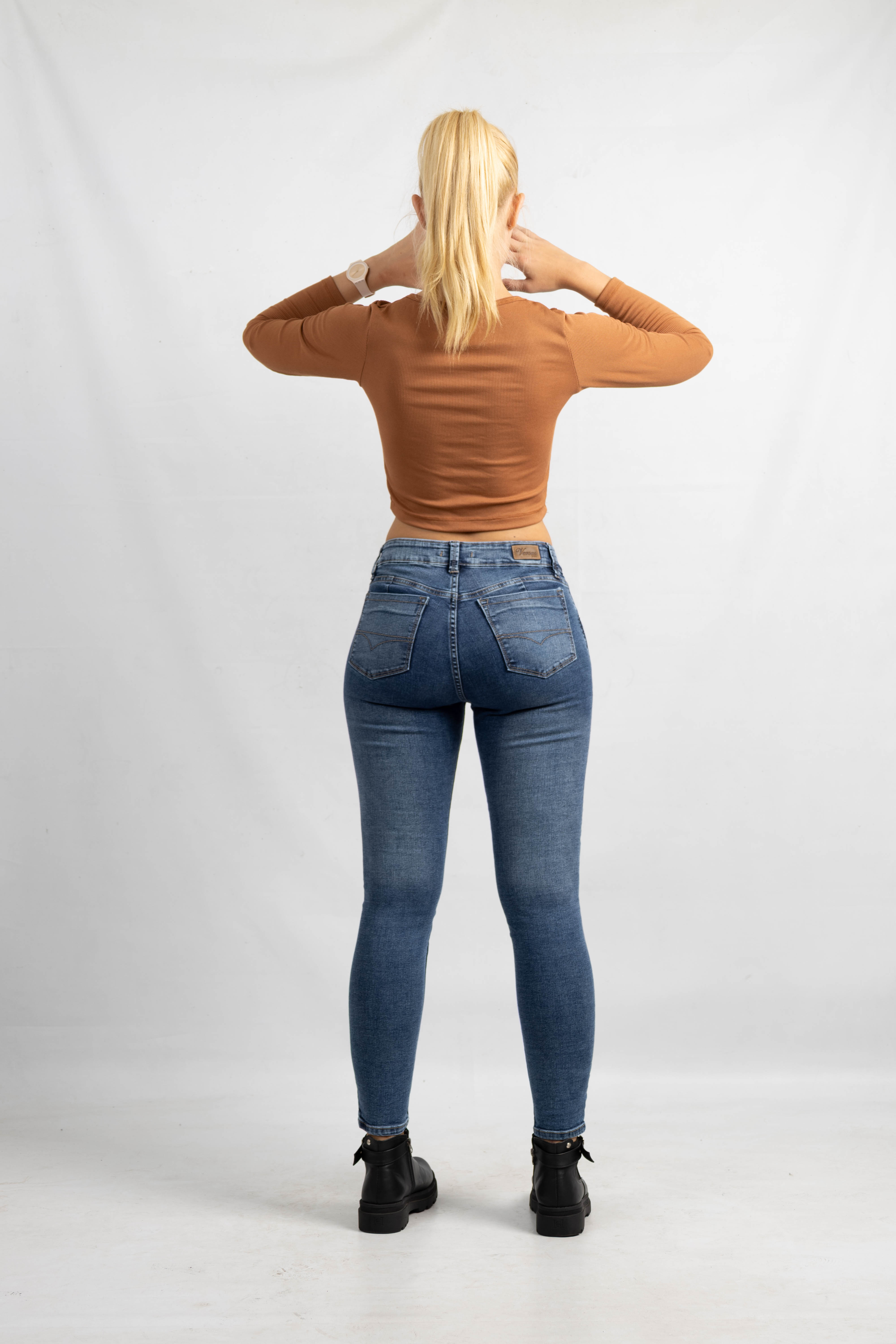 Art. 903 | Chupin Nevado Oscuro detalle bolsillo tachita HN