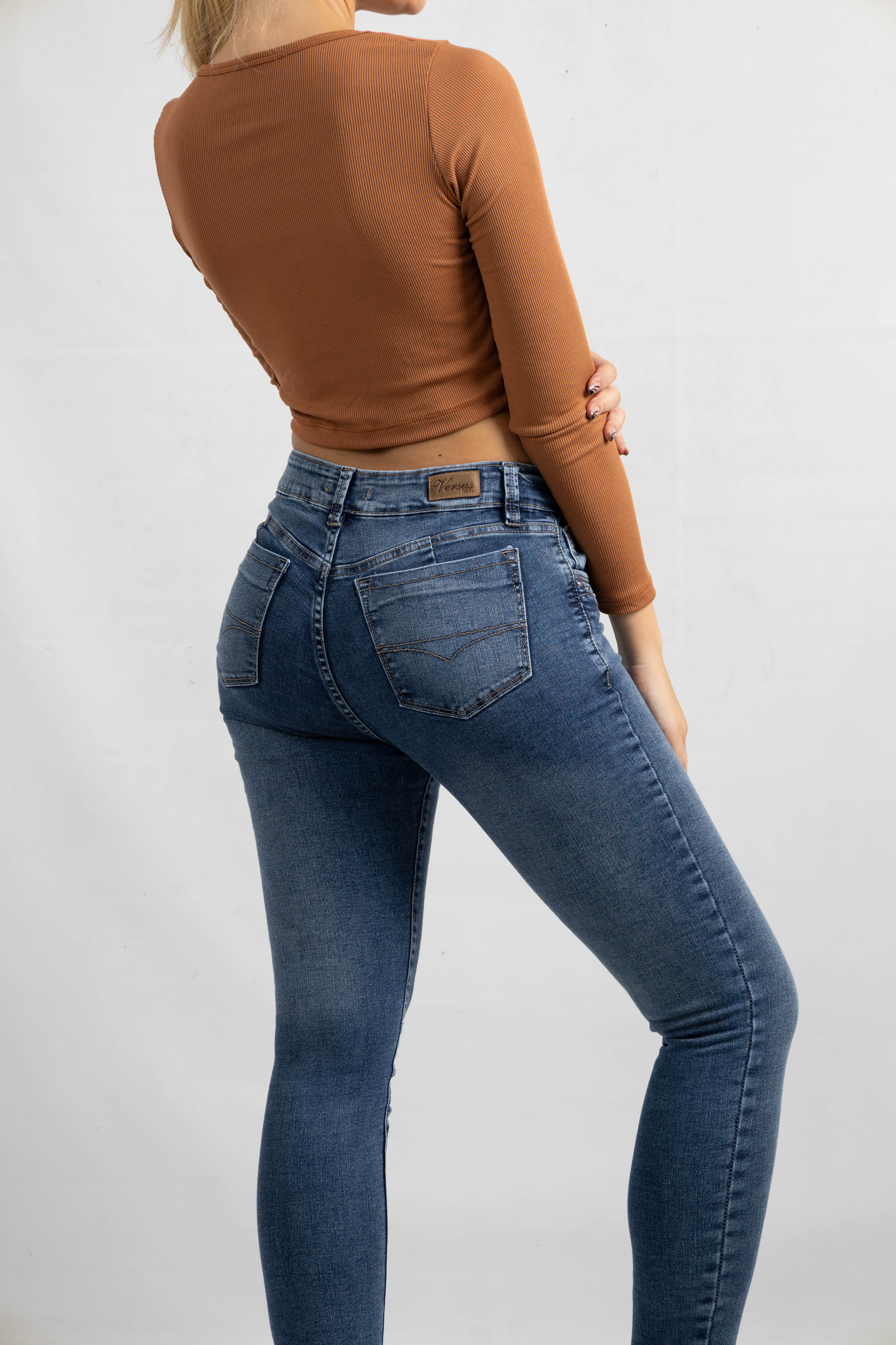 Art. 903 | Chupin Nevado Oscuro detalle bolsillo tachita HN