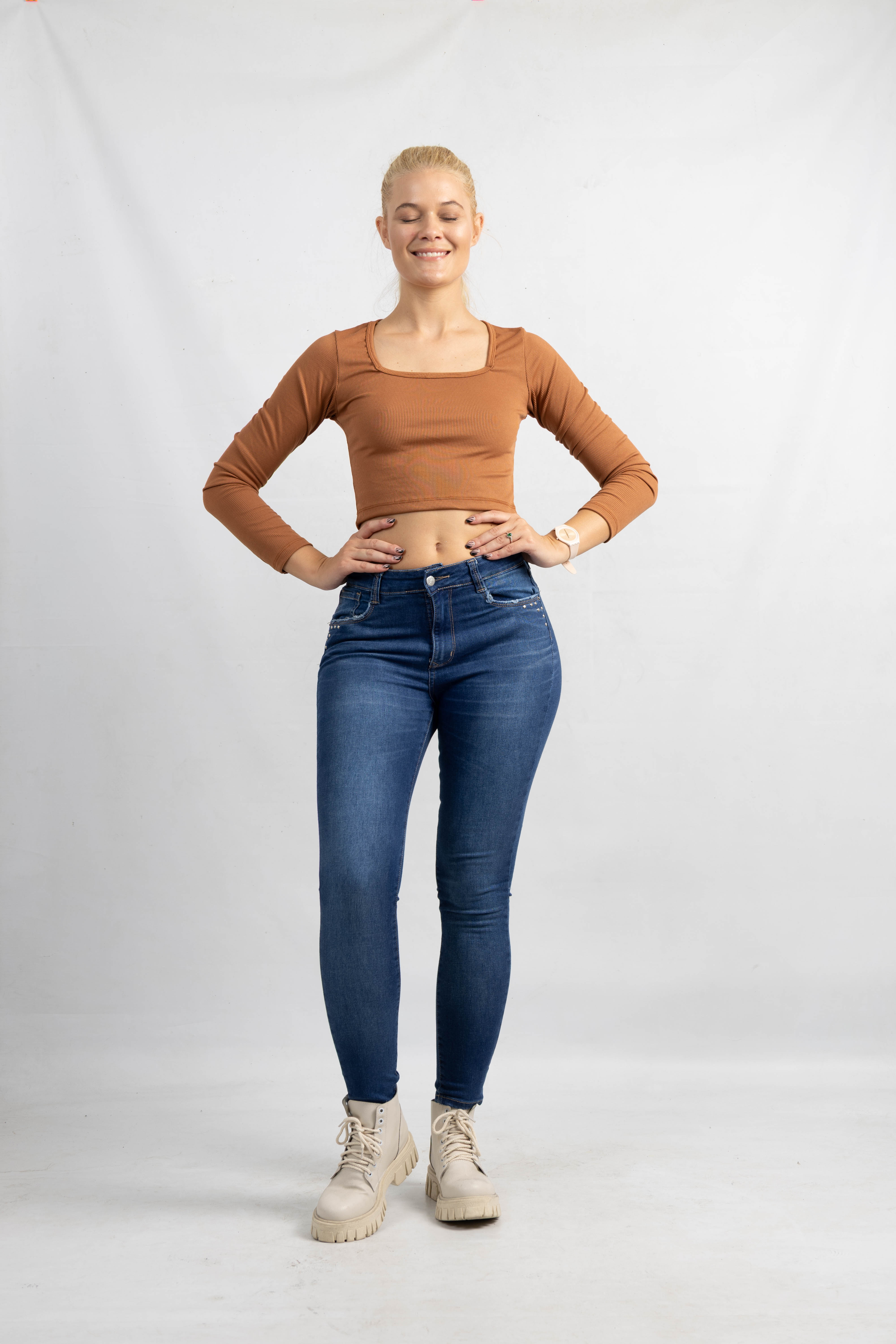 Art. 906 | Chupín clásico pulido bolsillos con tachitas