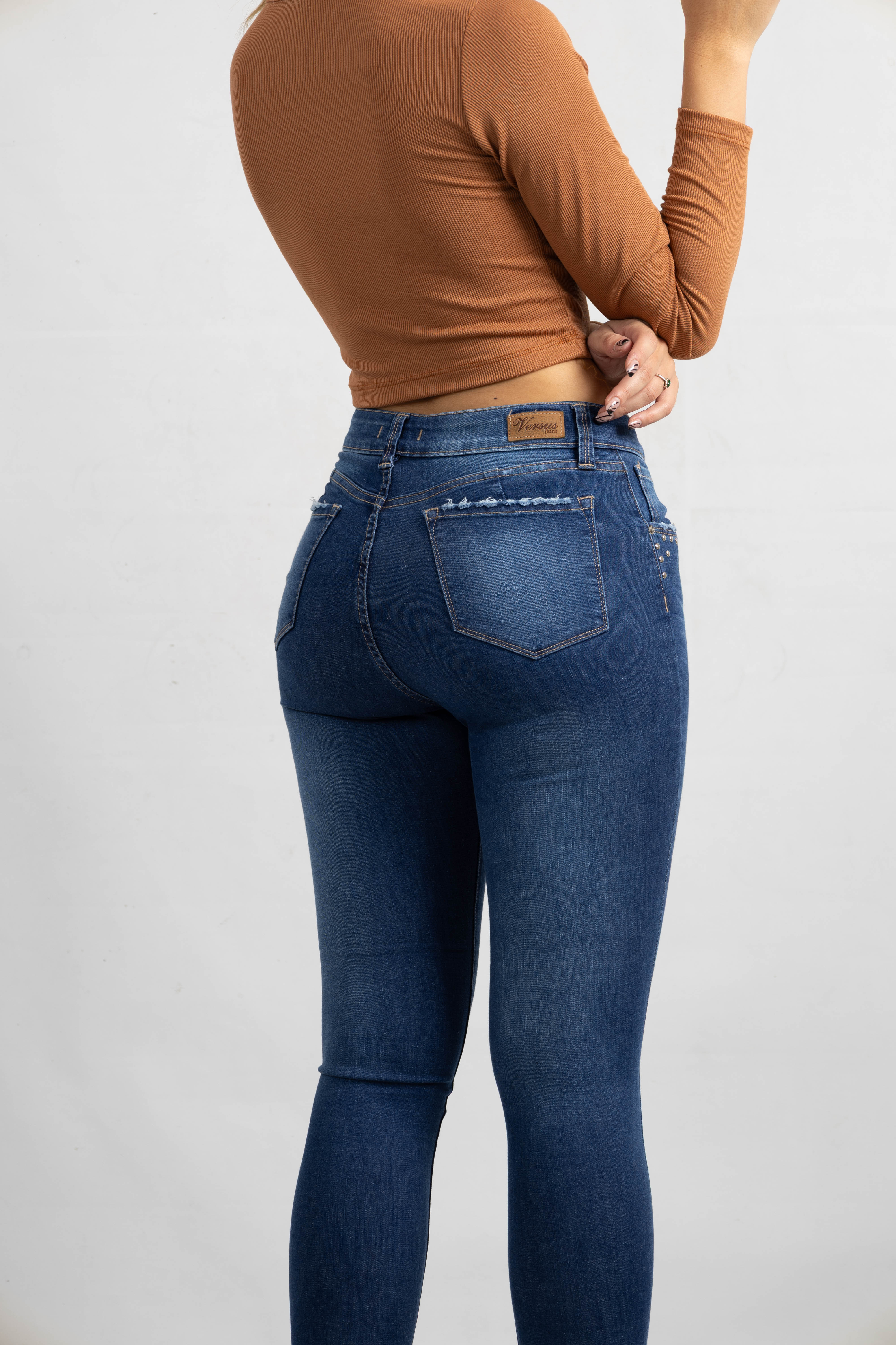 Art. 906 | Chupín clásico pulido bolsillos con tachitas