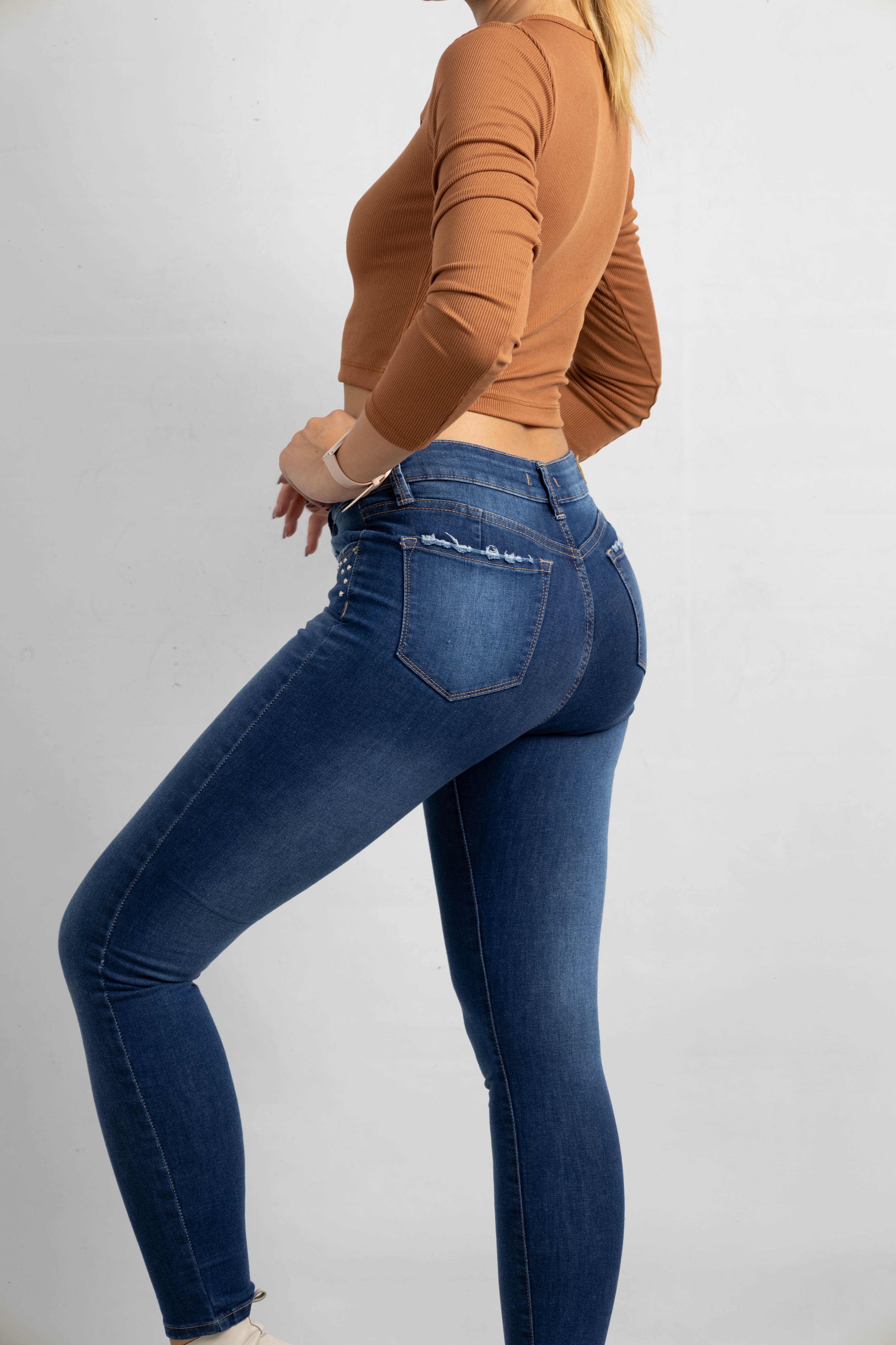 Art. 906 | Chupín clásico pulido bolsillos con tachitas