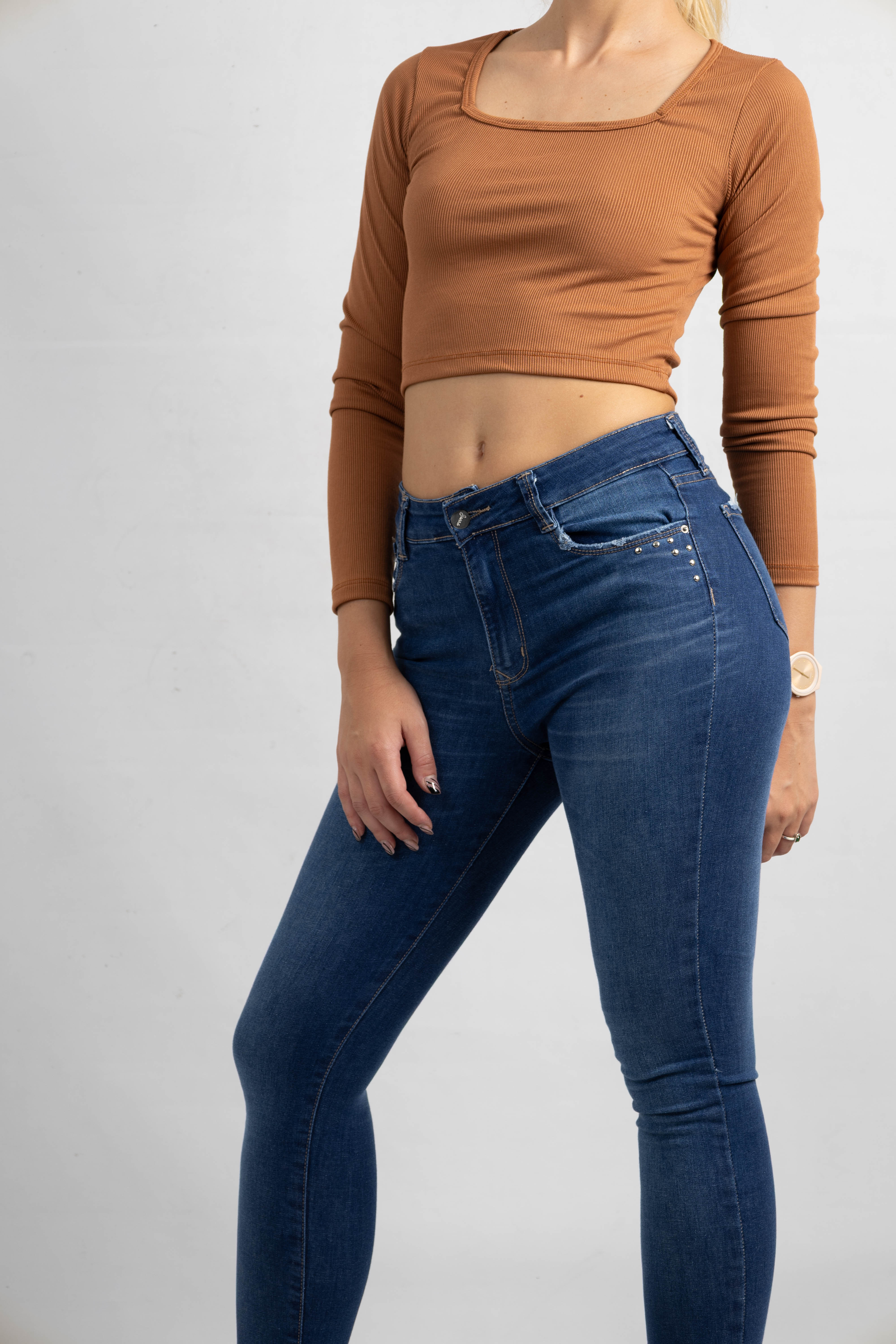 Art. 906 | Chupín clásico pulido bolsillos con tachitas