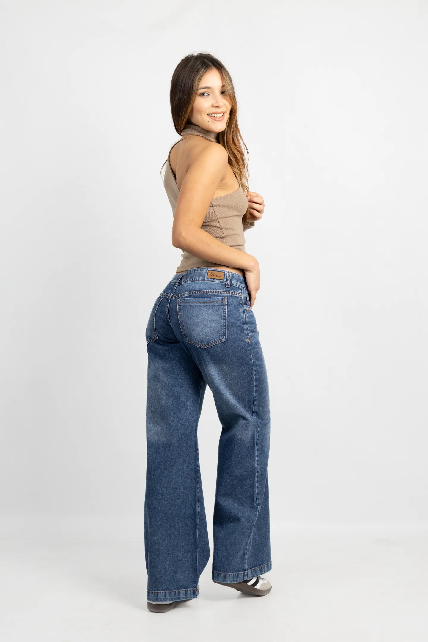 Art. 935 Wide leg Nevado tachitas bolsillo HN TB