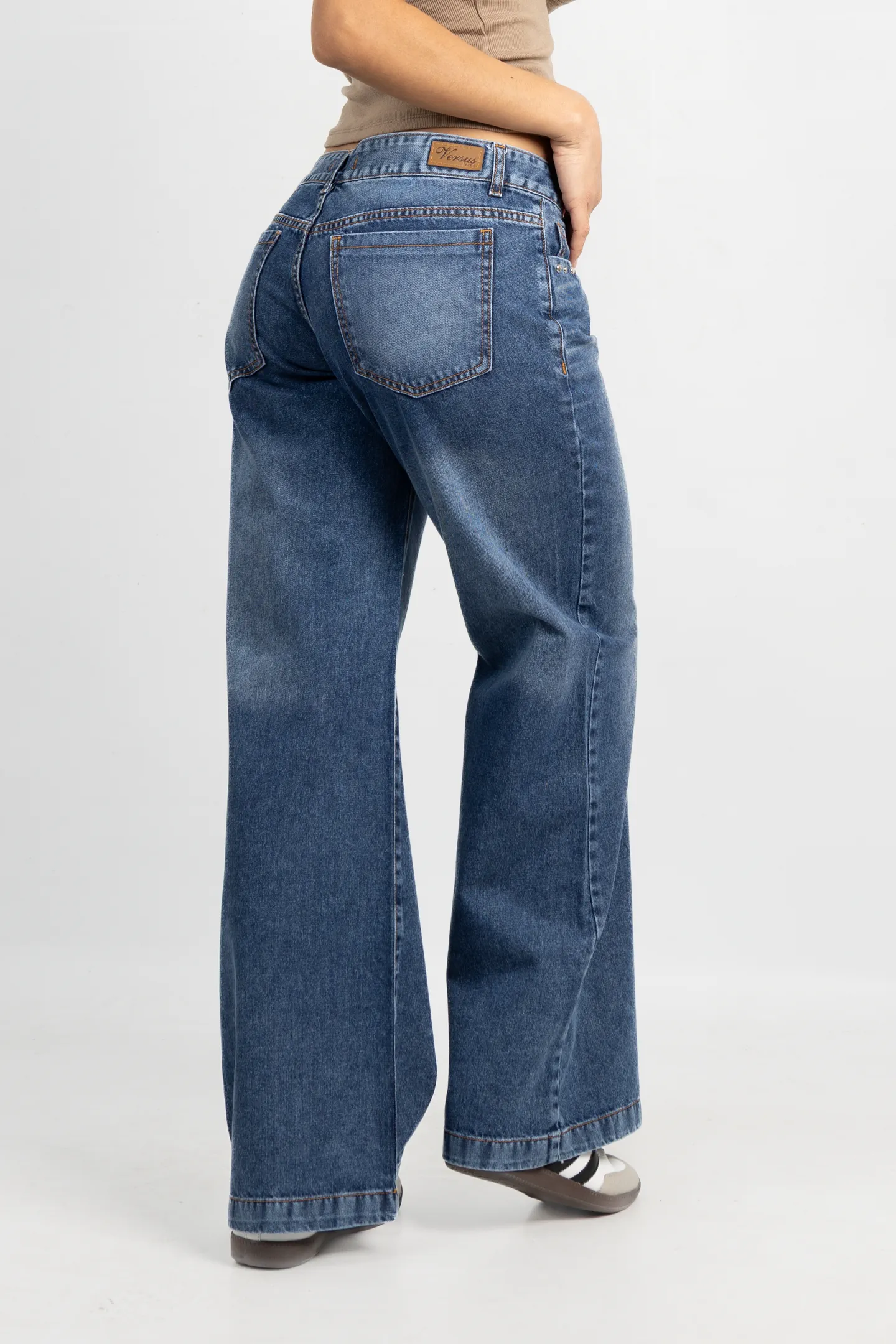 Art. 935 Wide leg Nevado tachitas bolsillo HN TB