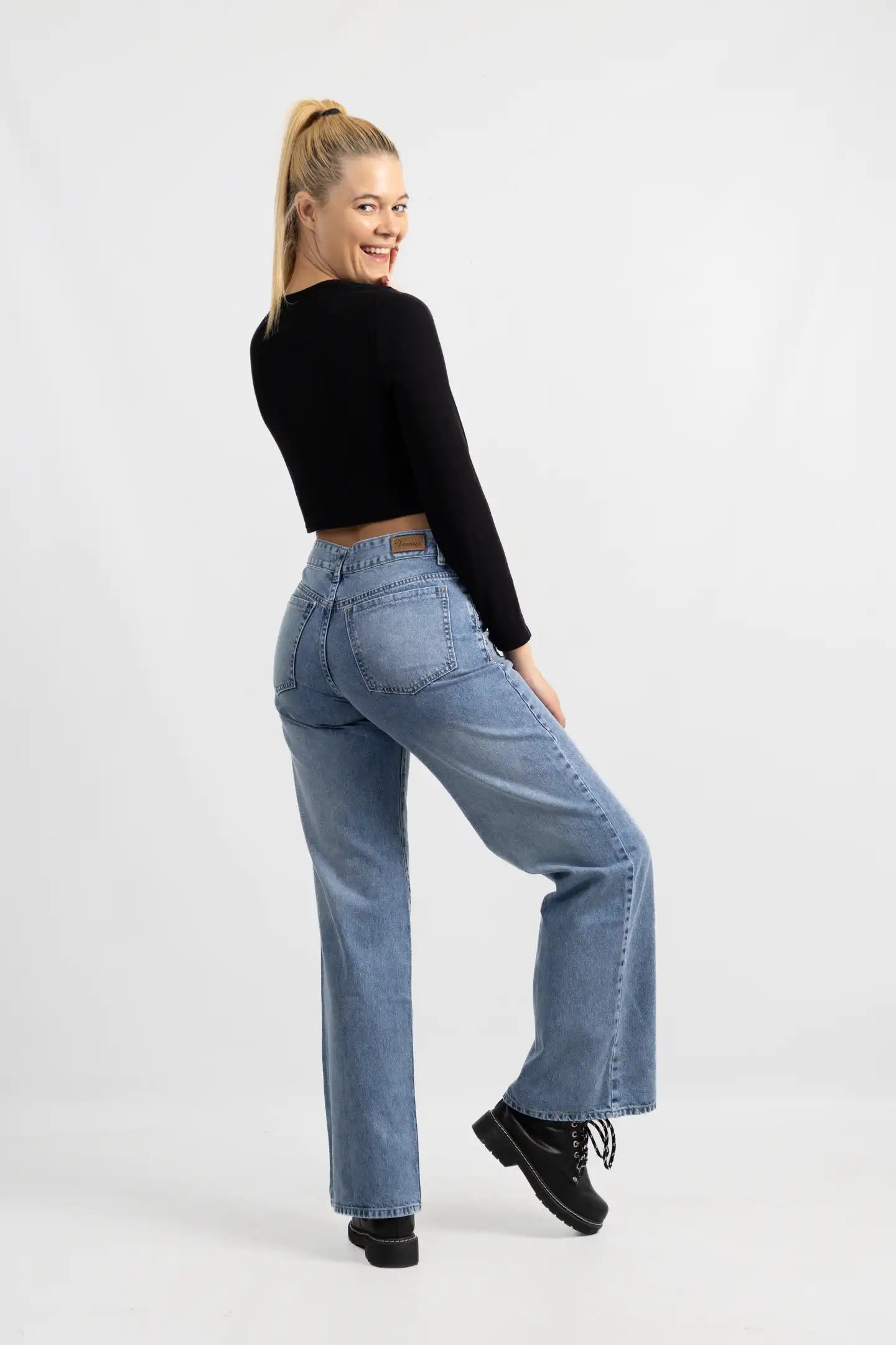 Art. 913 | Wide leg Nevado con tachitas HC TM