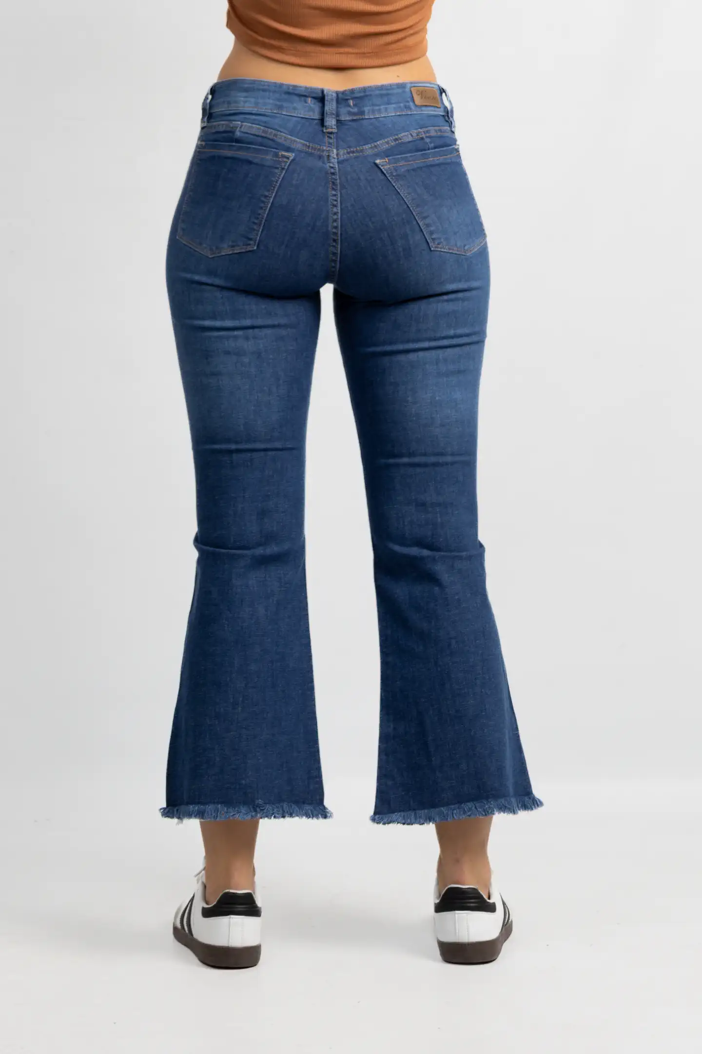 Art. 926 | Oxford Corto Azul tachitas desflecado con abertura TM