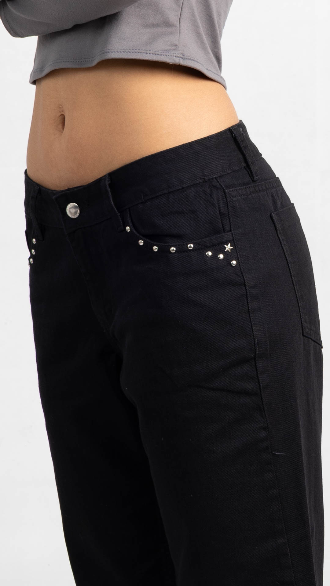 Art. 953 | Cropped Negro Clasico con tachitas TM