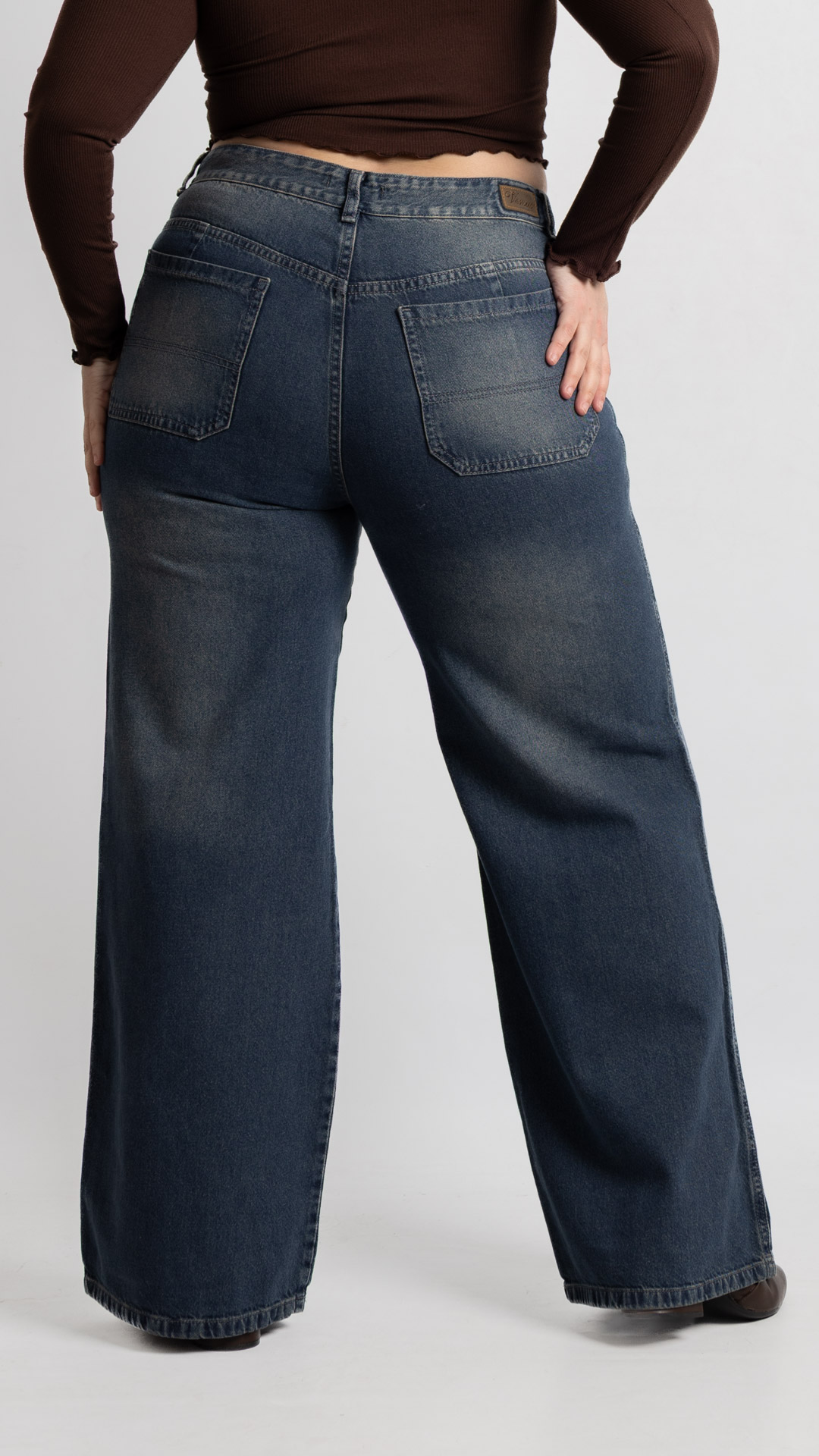 E-8 | Wide leg Oxido con tachitas TM