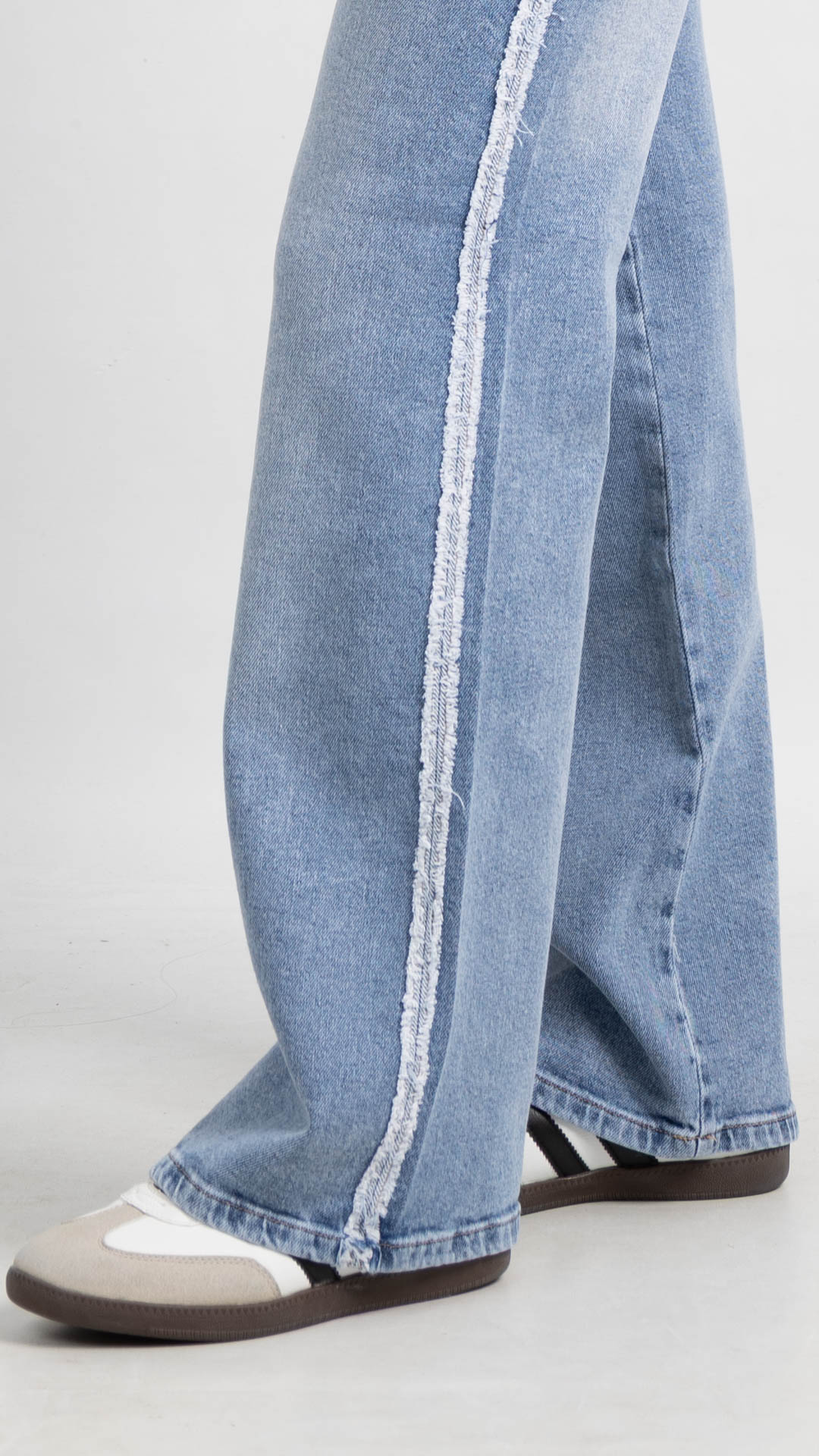 Art. 962 | Wide leg Nevado Semi-Elastizado franja costados desfl. TM