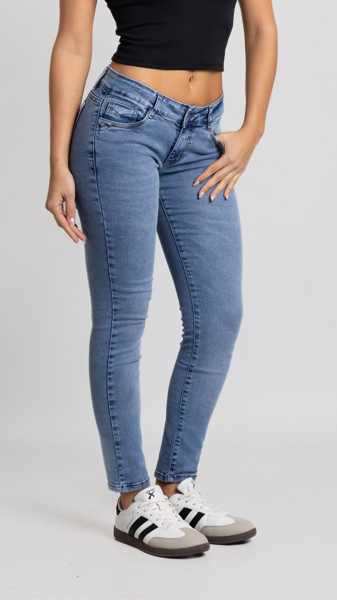 Art. 979 | Chupin Nevado detalles bolsillos TB