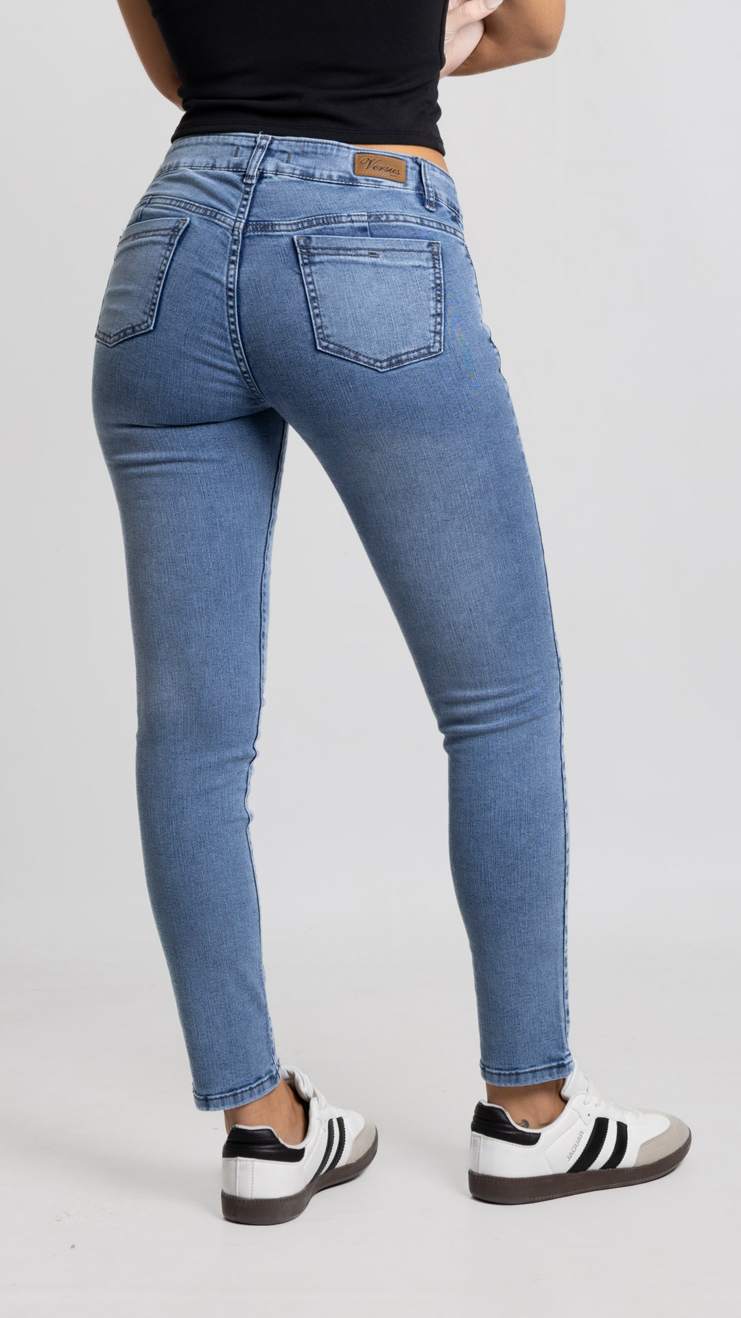 Art. 979 | Chupin Nevado detalles bolsillos TB