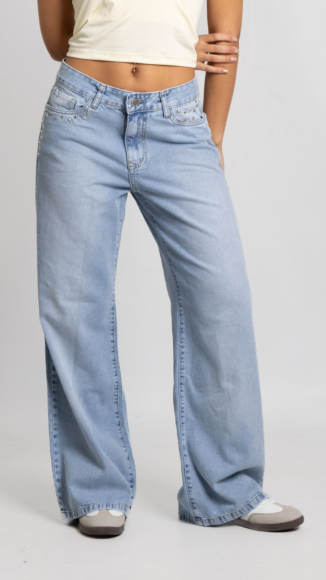 Art. 976 | Wide leg Nevado Claro con tachitas bolsillo TM