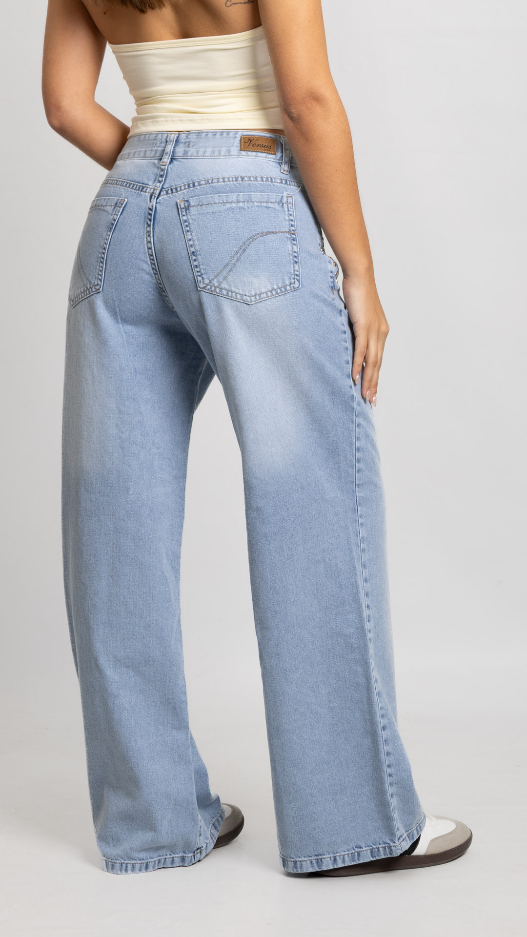 Art. 976 | Wide leg Nevado Claro con tachitas bolsillo TM