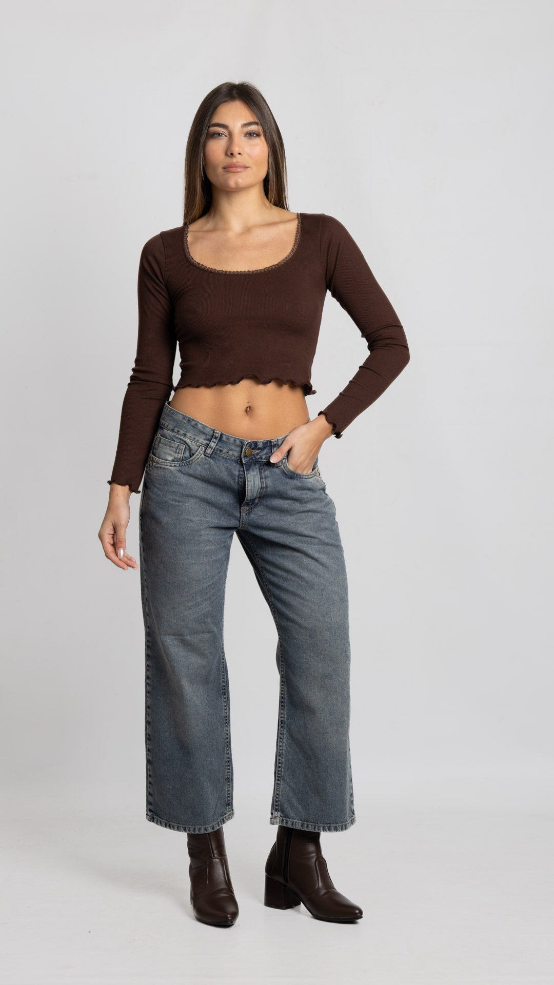 984 Art. 984 | Cropped Oxido Nevado con tachitas bolsillos TM