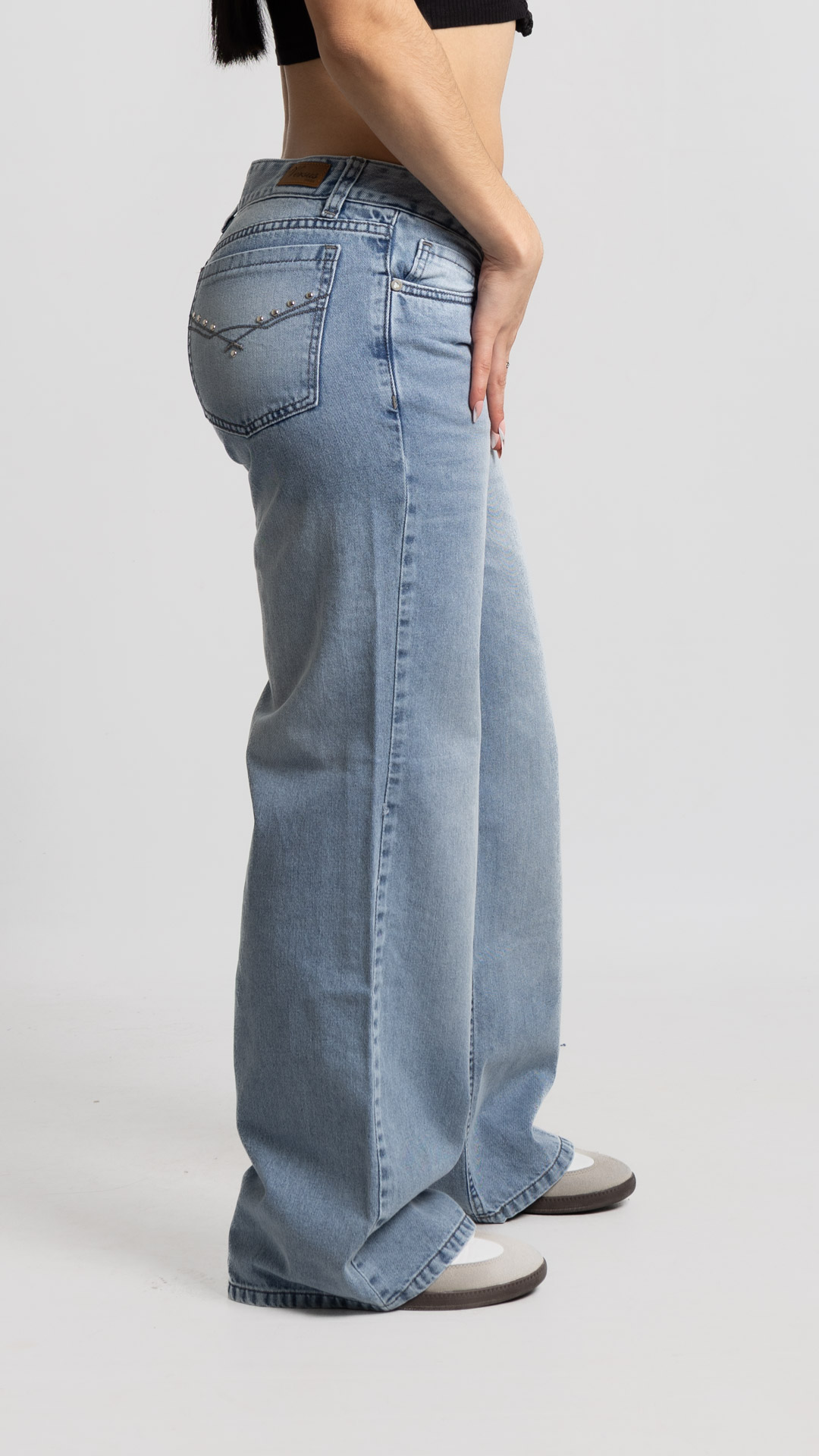 Art. 991 | Wide Leg Nevado claro con tachitas HG ETB