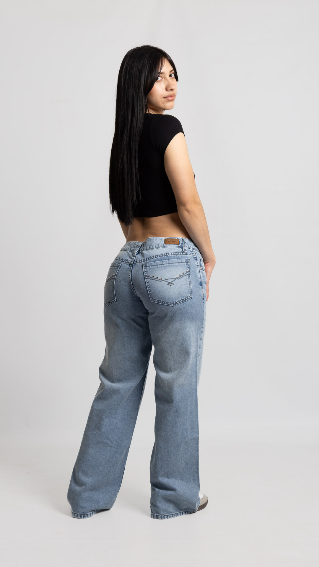 Art. 991 | Wide Leg Nevado claro con tachitas HG ETB