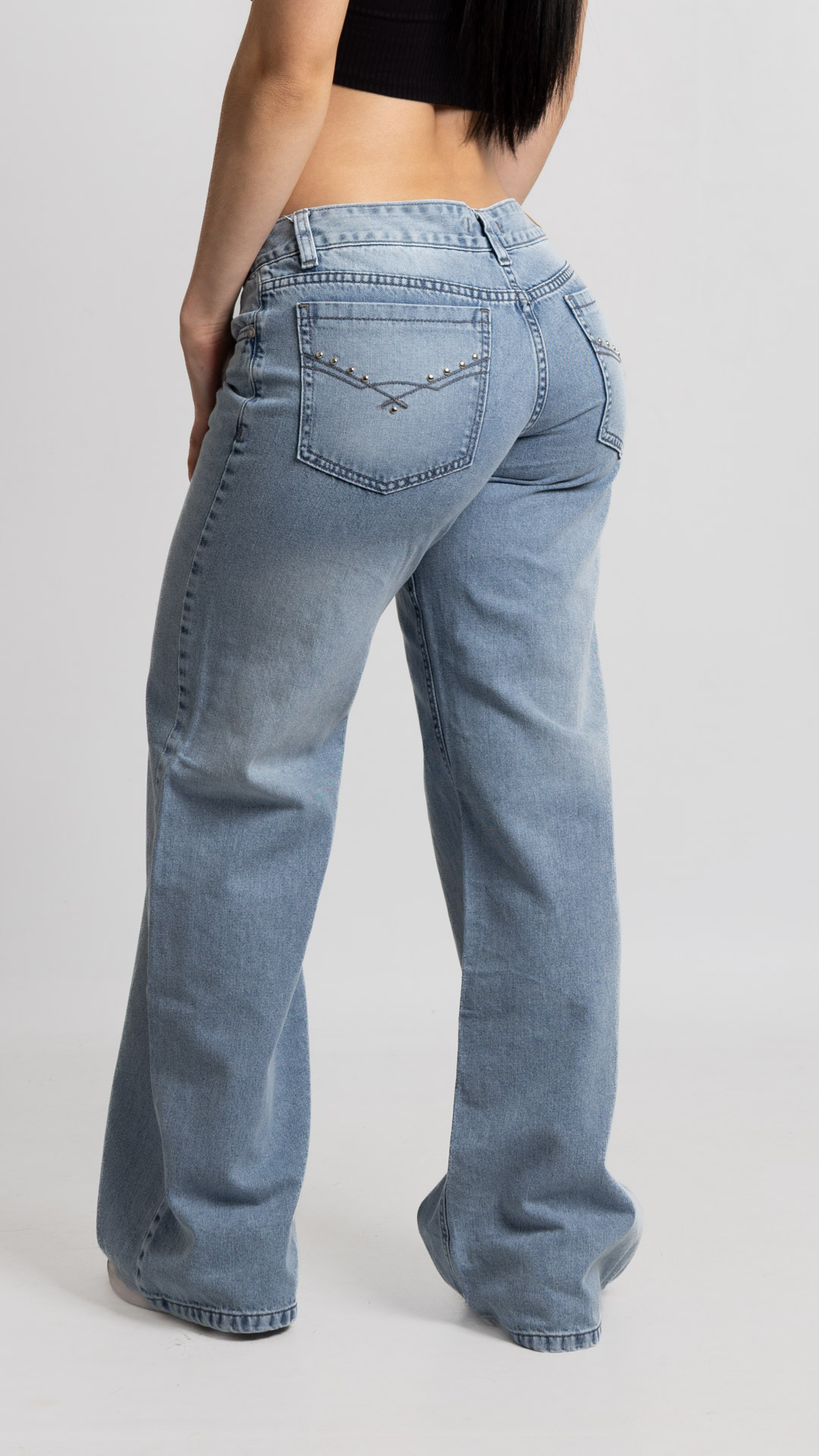 Art. 991 | Wide Leg Nevado claro con tachitas HG ETB