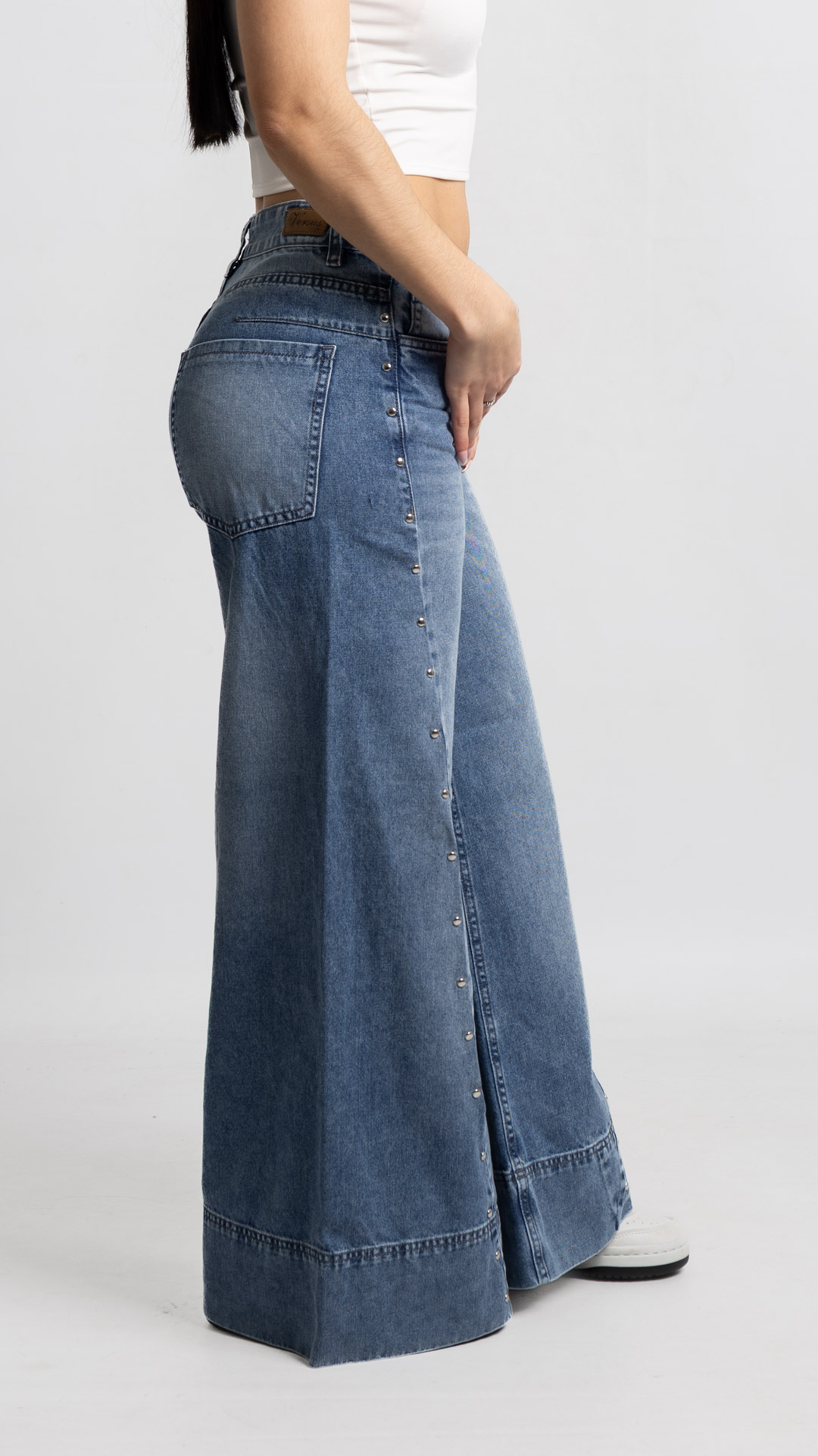 Art. 1004 | Cutted Nevado con tachas al costado HG TA