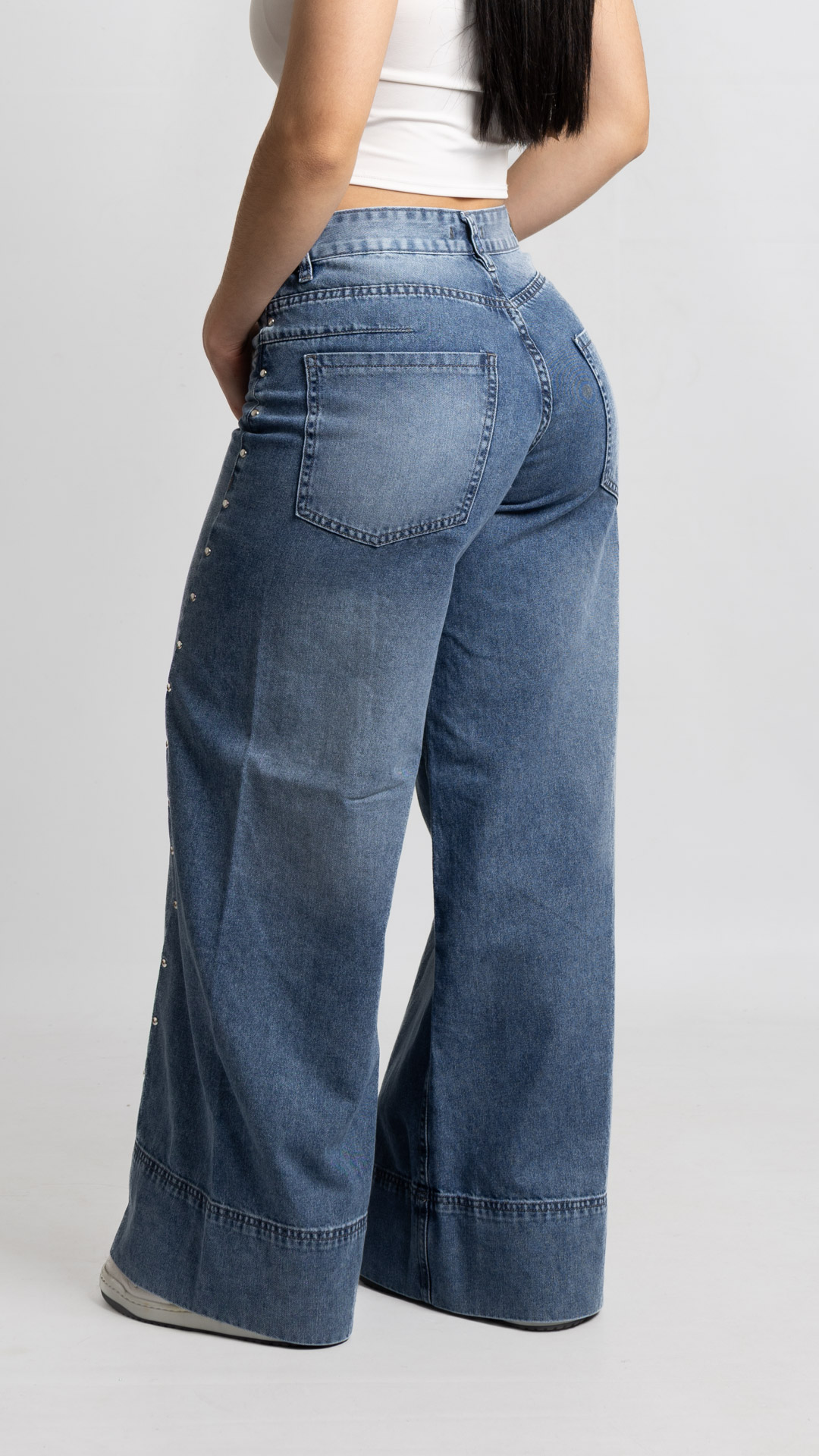 Art. 1004 | Cutted Nevado con tachas al costado HG TA